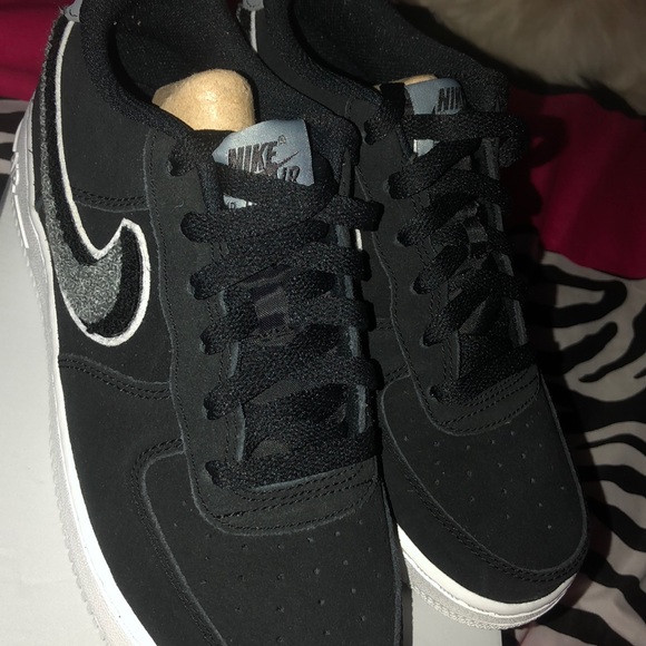 black air forces size 6